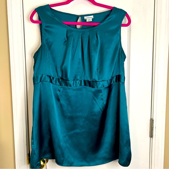 Motherhood Tops - Maternity Blouse Emerald Green Size XL Motherhood